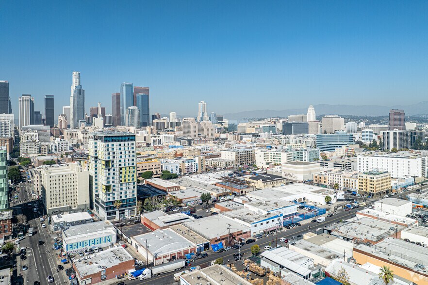 More Photos Of 540 S Crocker St, Los Angeles Industrial For Sale