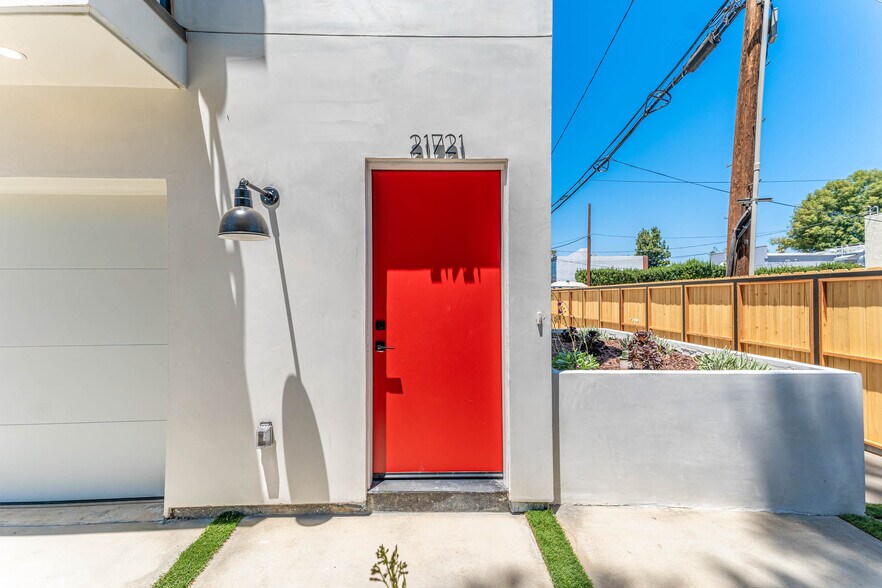 More Photos Of 21719 Hart St, Canoga Park Apartments For Sale