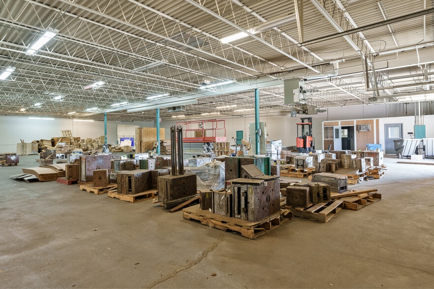 More Photos Of 6320 Material Ave, Loves Park Warehouse For Sale