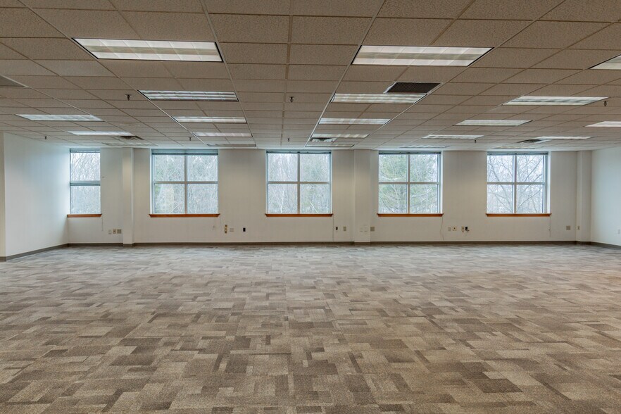 More Photos Of 482 Payne Rd, Scarborough Office For Sale