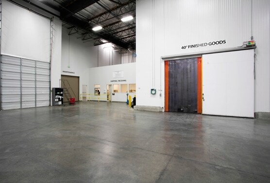 More Photos Of 14520 Delta Ln, Huntington Beach Distribution For Lease