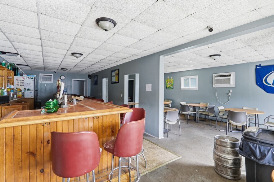 More Photos Of 14811 Broadway Ave, Frostburg Bar For Sale