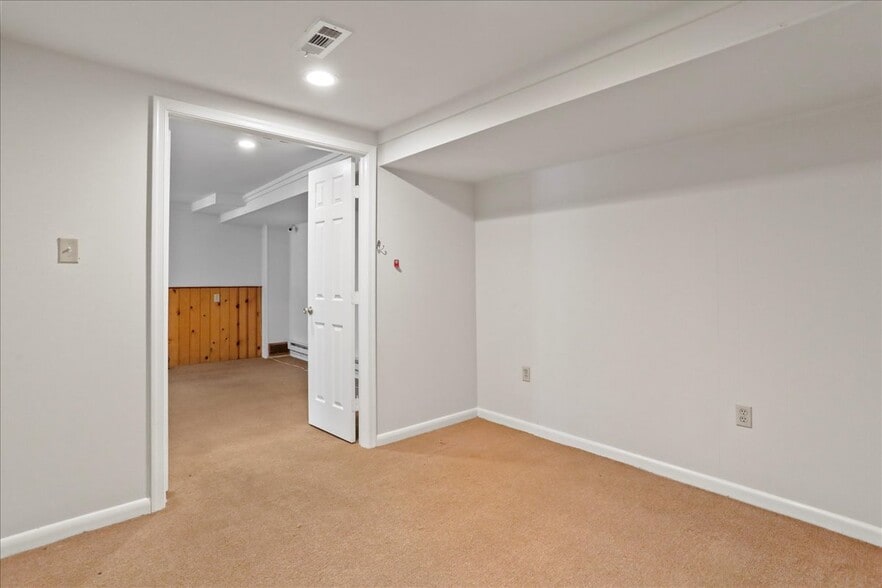 More Photos Of 2109 Valley Ave, Winchester Medical For Sale