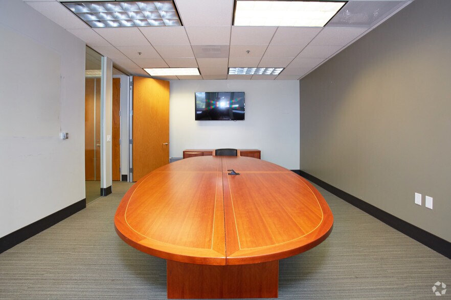 More Photos Of 11755 Wilshire Blvd, Los Angeles Office For Lease