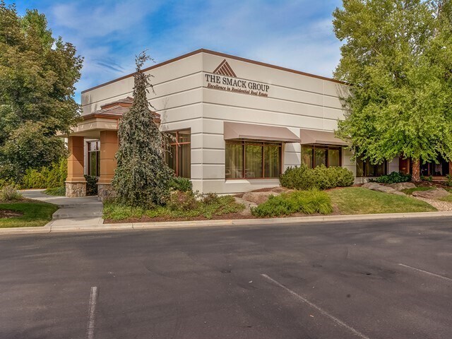 More Photos Of 1250 E Iron Eagle Dr, Eagle Showroom For Lease