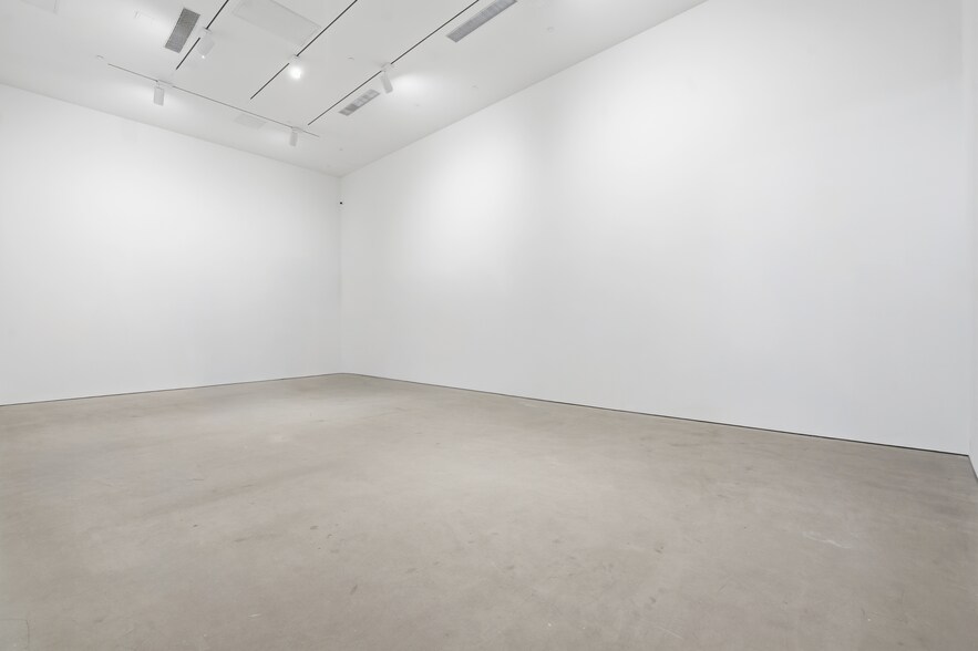 More Photos Of 260 Bowery, New York Apartments For Lease