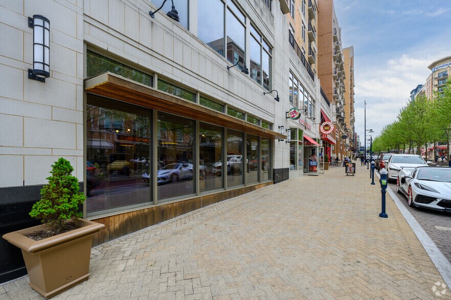 More Photos Of 100 American Way, Oxon Hill Apartments For Lease