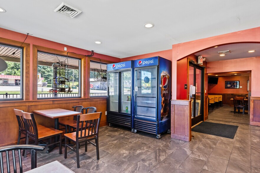 More Photos Of 5626 W Lincoln Hwy, Parkesburg Restaurant For Sale