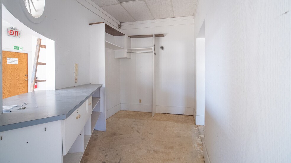 More Photos Of 2002 2nd St SW, Rochester Storefront Retail Office For Sale