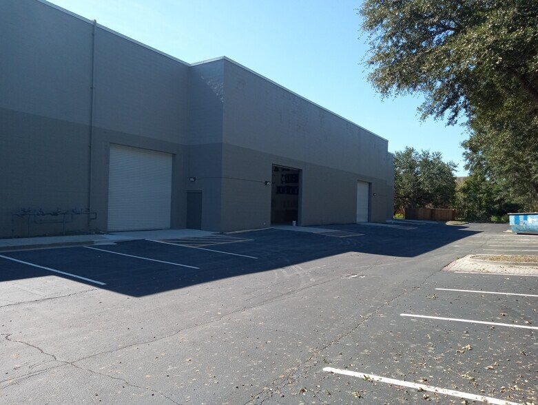 More Photos Of 1132 Shawnee St, Savannah Flex For Lease