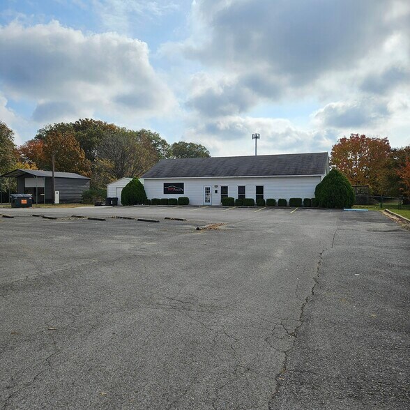 More Photos Of 2015 Westmead St SW, Decatur Industrial For Sale