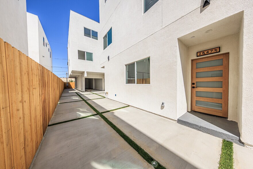 More Photos Of 2847 S Victoria Ave, Los Angeles Multifamily For Sale