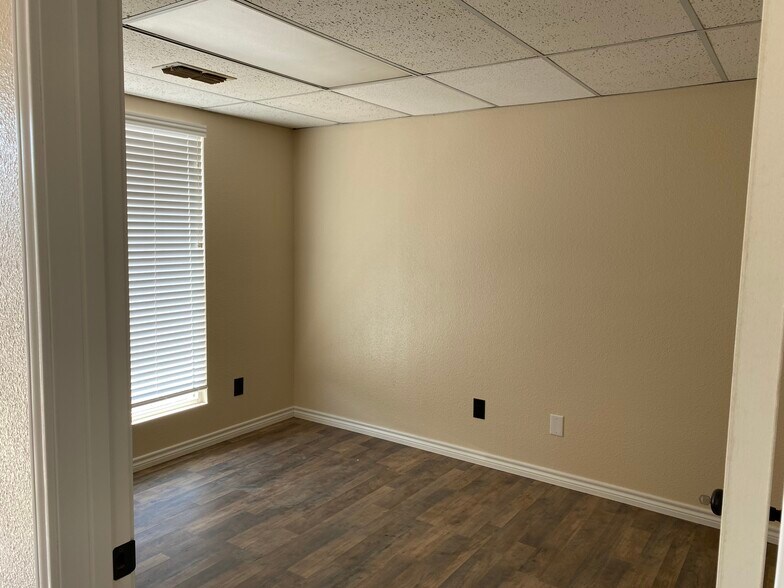 More Photos Of 4921 S County Road 1303, Odessa Light Manufacturing For Lease