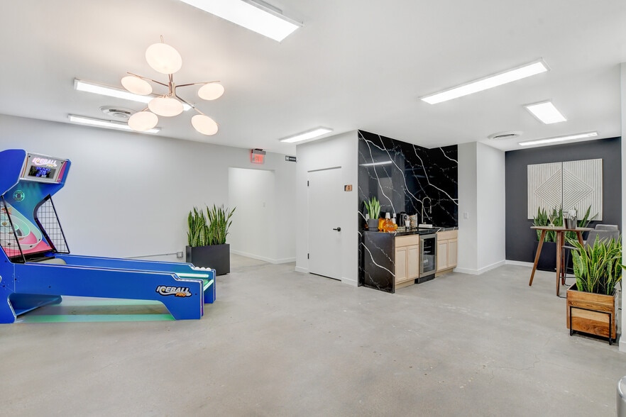 More Photos Of 319 S 3rd St, Las Vegas Loft Creative Space For Sale