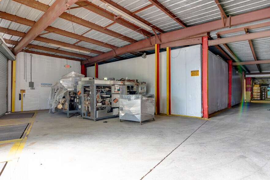 More Photos Of 2130 N Old Dixie Hwy, Fort Pierce Warehouse For Sale