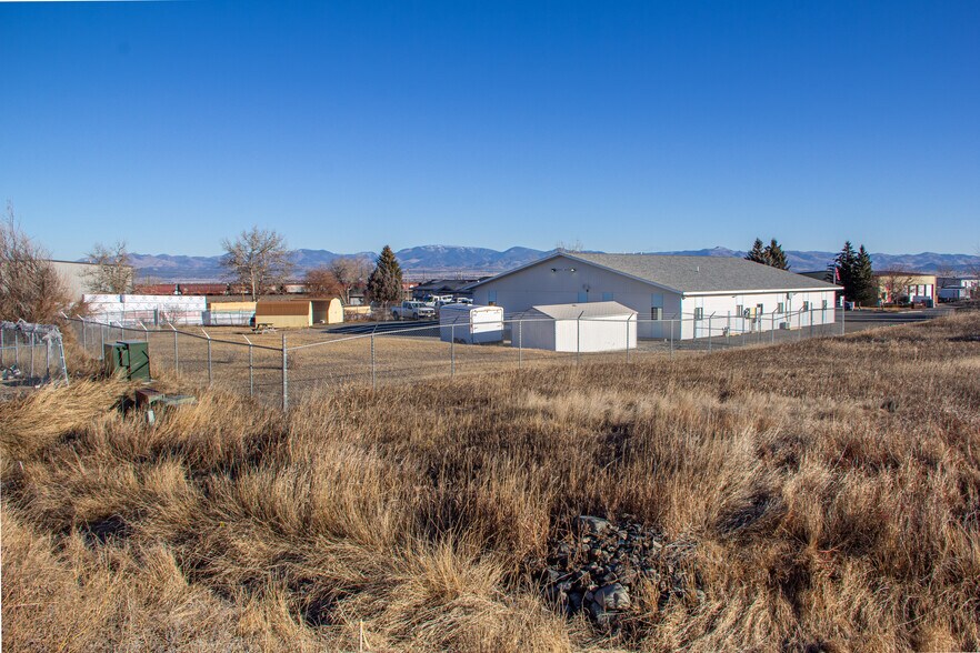More Photos Of 790 Colleen St, Helena Office For Sale
