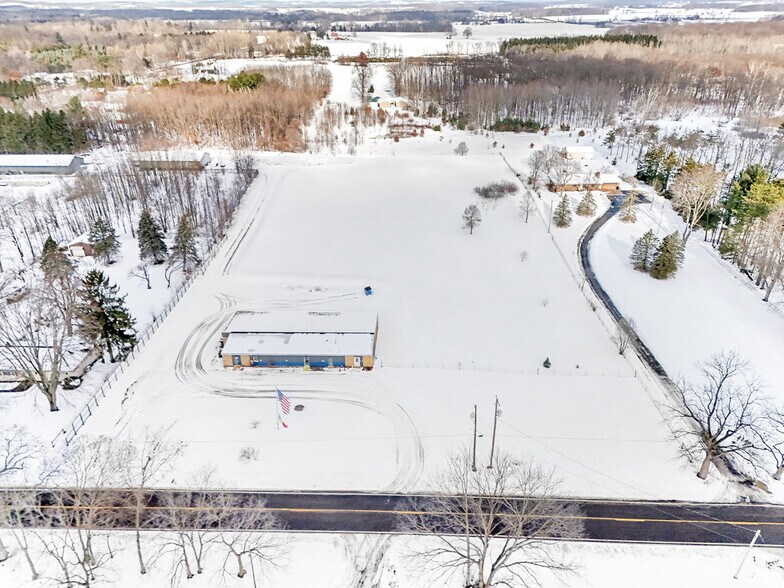 More Photos Of 2565 111th Ave, Allegan Office For Sale