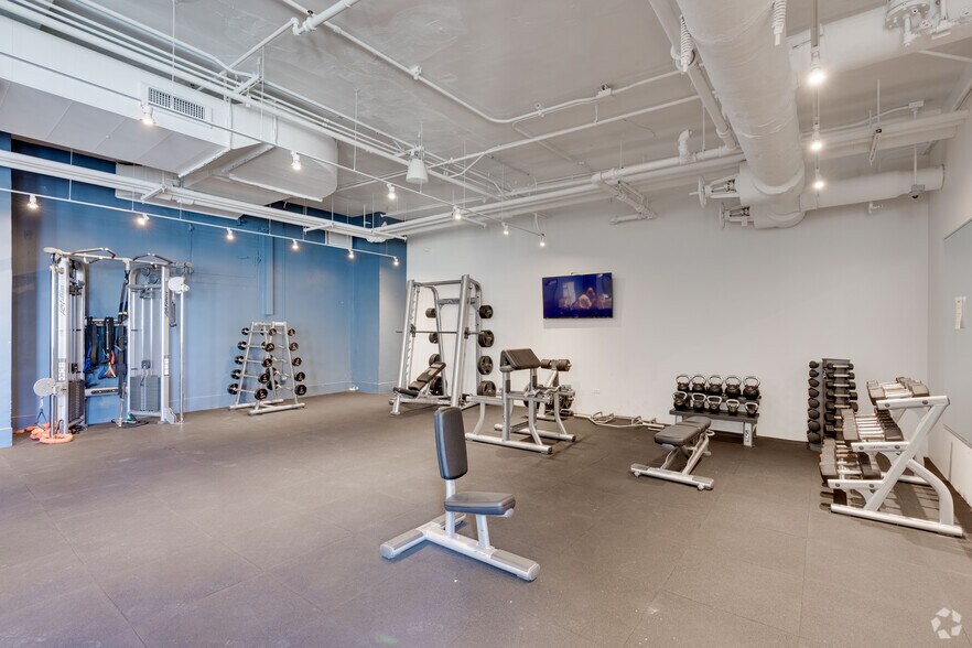 More Photos Of 125 S Clark St, Chicago Loft Creative Space For Lease