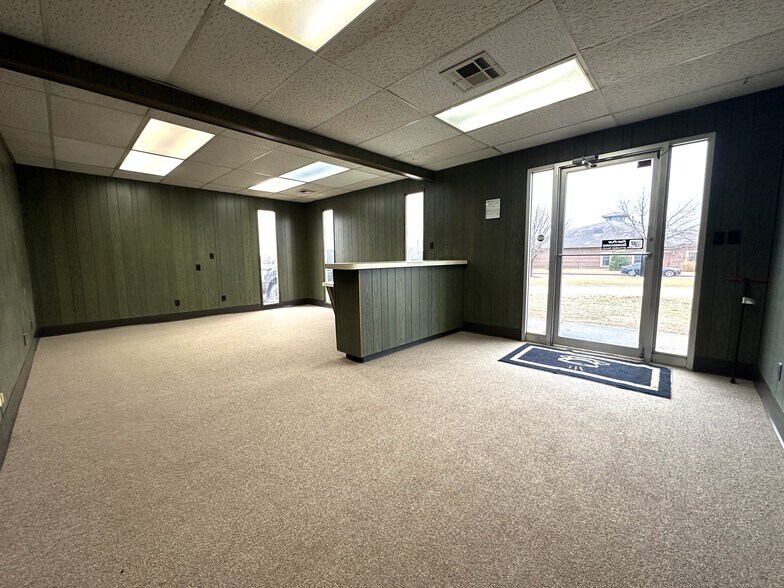 More Photos Of 16 NW 65th St, Oklahoma City Light Manufacturing For Lease