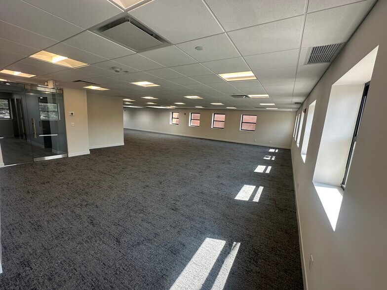 More Photos Of 601-693 Sunrise Hwy, Lynbrook Unknown For Lease
