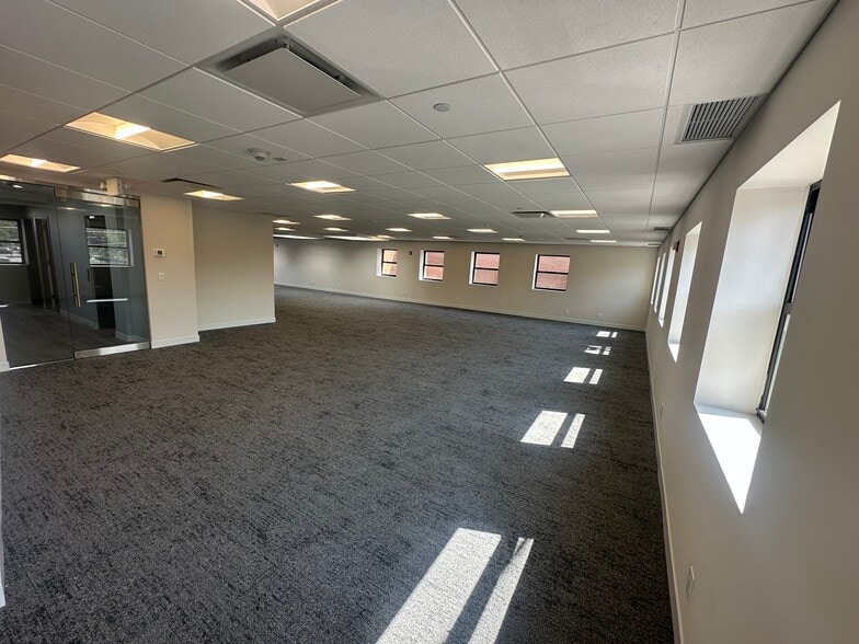 More Photos Of 601-693 Sunrise Hwy, Lynbrook Unknown For Lease