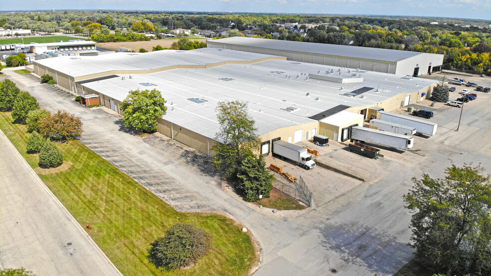 Primary Photo Of 400 Earl Rd, Shorewood Warehouse For Lease