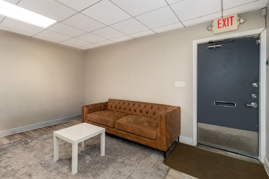 More Photos Of 3337 NW 74th Ave, Miami Warehouse For Sale