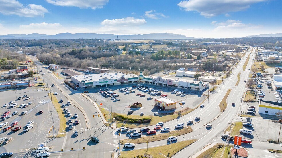 Primary Photo Of 7216 Williamson Rd, Hollins Unknown For Lease