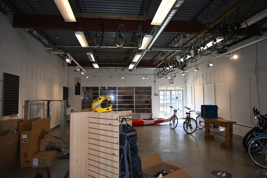 More Photos Of 4918 46 St, Red Deer Storefront Retail Office For Lease