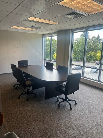 More Photos Of 935 Jefferson Blvd, Warwick Office For Sale
