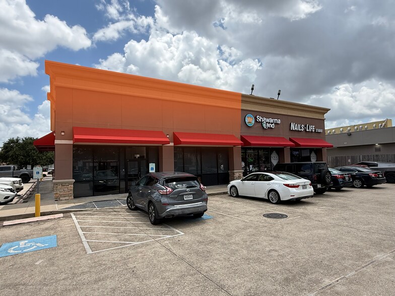 More Photos Of 8571 Westheimer Rd, Houston General Retail For Lease