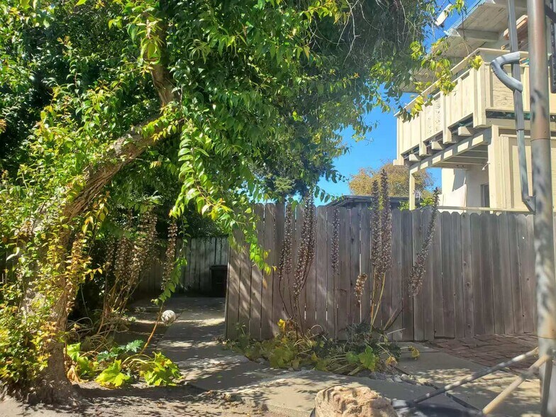 More Photos Of 1405 Merced St, Richmond Apartments For Sale