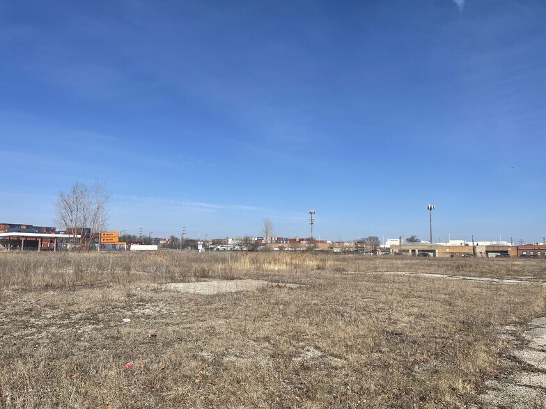 More Photos Of 7600 S Kedzie Ave, Chicago Land For Lease