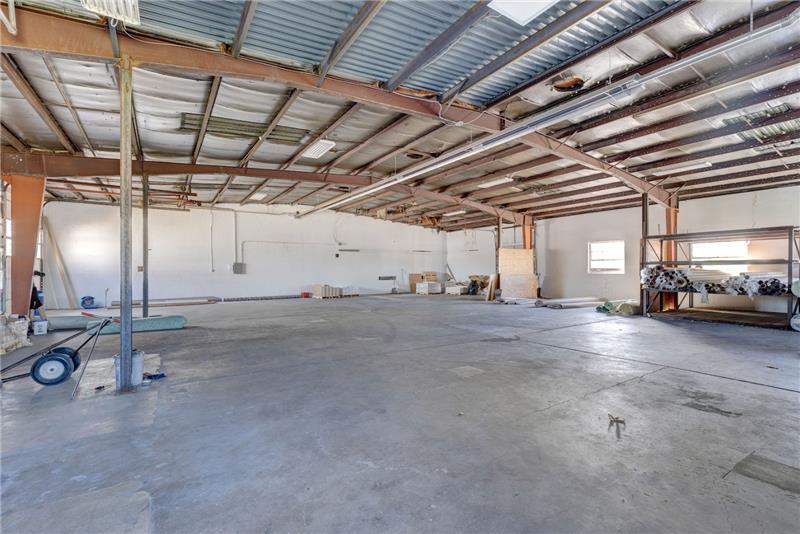 More Photos Of 6220-6226 Raytown Rd, Raytown Flex For Sale