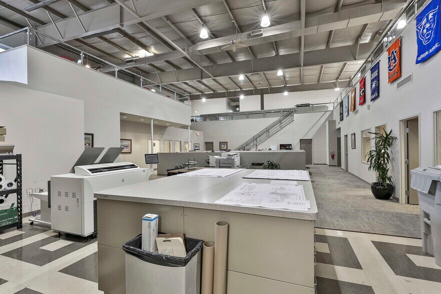 More Photos Of 1039 Sullivan Rd, Newnan Office For Lease