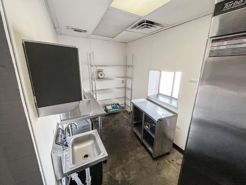 More Photos Of 112 Pine St, Texarkana Restaurant For Sale
