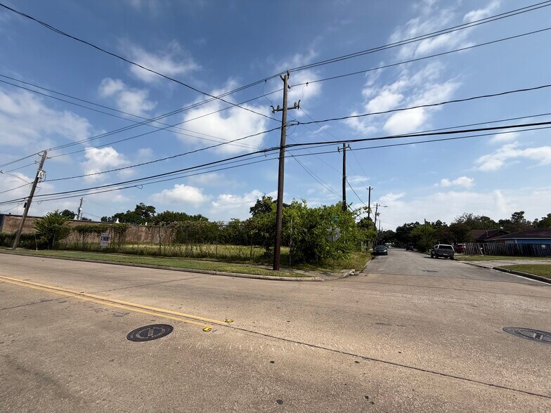 More Photos Of 0 Canal St, Houston Land For Sale