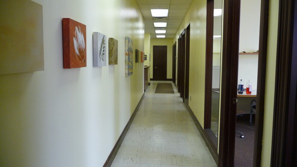 More Photos Of 550-560 Barry St, Bronx Industrial For Sale