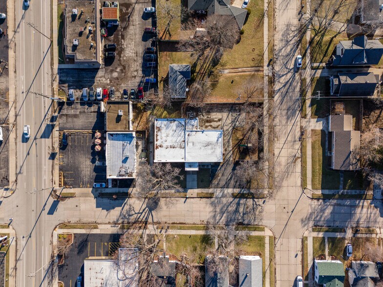 More Photos Of 3921 Olive St, Racine Office For Sale