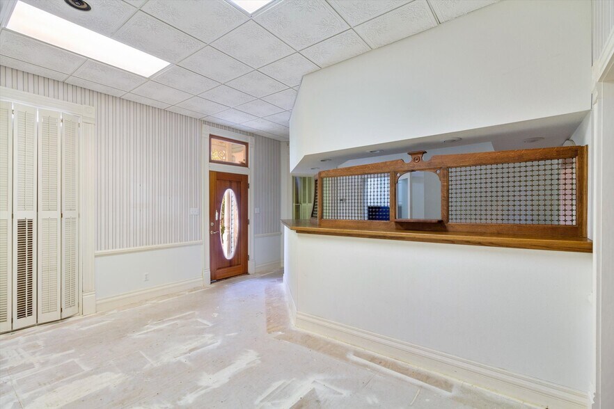 More Photos Of 321 L B J dr, San Marcos Office For Sale