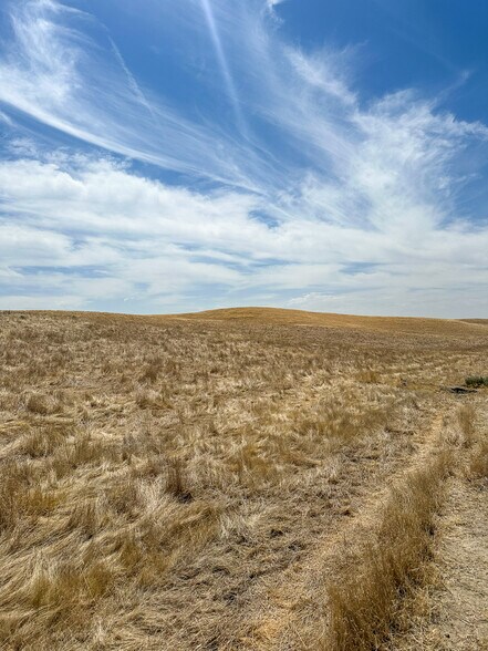 More Photos Of Famoso Road @ Sherwood Road, Bakersfield Land For Sale