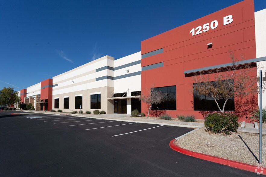 More Photos Of 1250 N Fairway Dr, Avondale Distribution For Lease