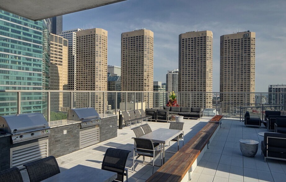 More Photos Of 123 N Desplaines St, Chicago Apartments For Lease