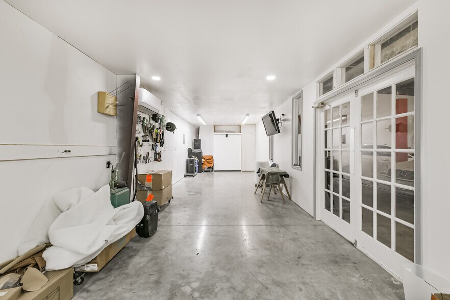 More Photos Of 7449 Wright Rd, Houston Manufacturing For Sale