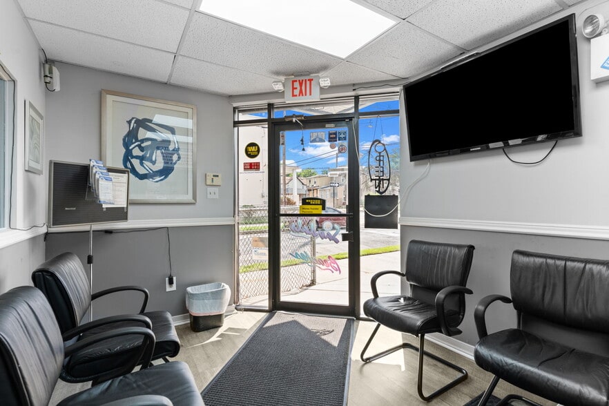 More Photos Of 3069 River Rd, Camden Storefront Retail Office For Sale