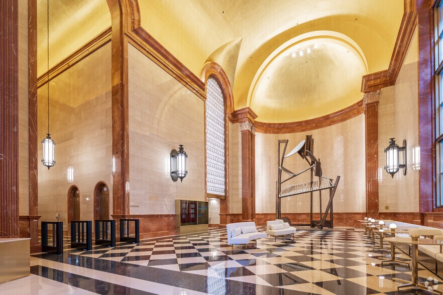More Photos Of 190 S La Salle St, Chicago Office For Lease