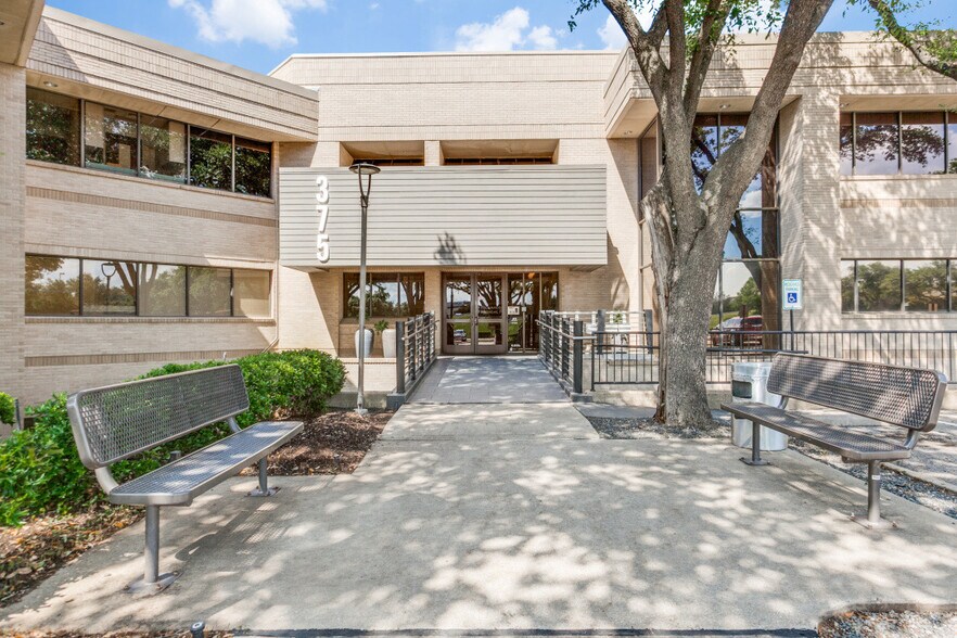More Photos Of 375 Municipal Dr, Richardson Medical For Lease