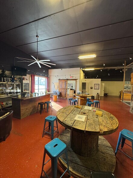 More Photos Of 21 N Plains Industrial Rd, Wallingford Manufacturing For Lease