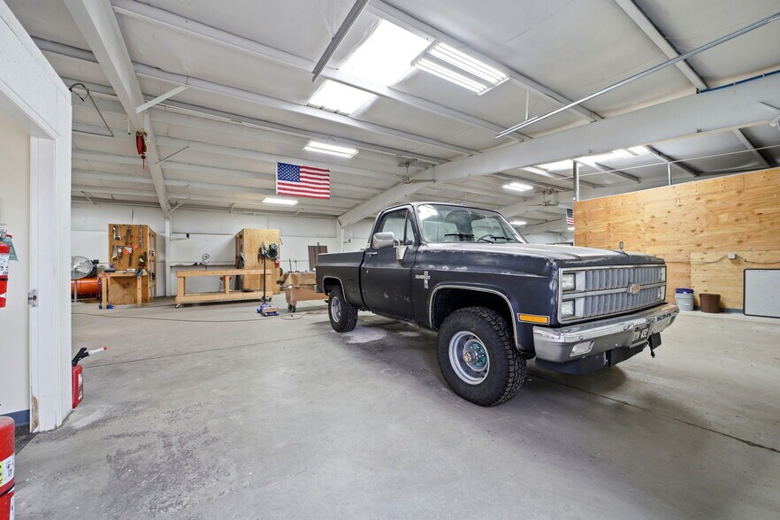 More Photos Of 114 5th St, Fowler Industrial For Lease