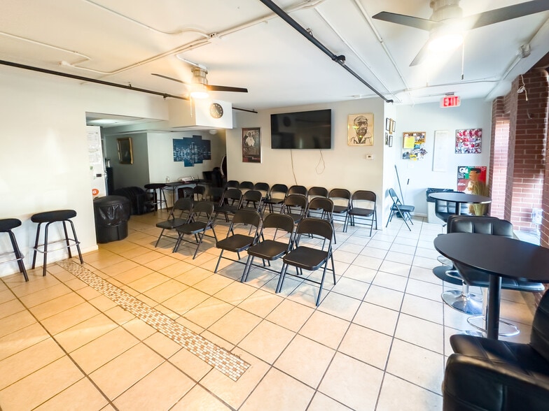 More Photos Of 401-417 E Oakwood Blvd, Chicago Apartments For Sale